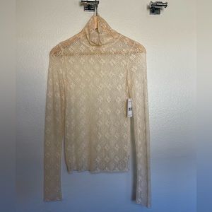 Small, Free Poole Lace long sleep top with tags.
